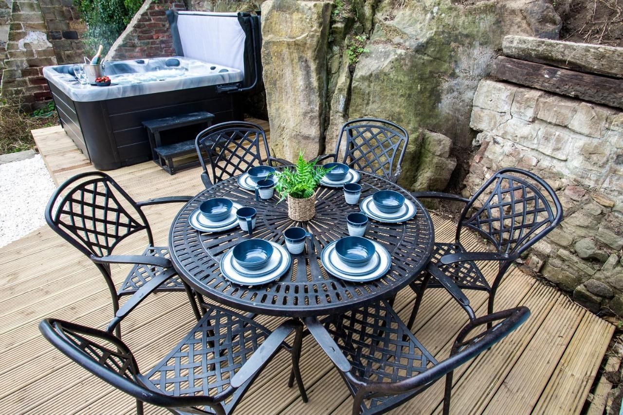 Whitby Boutique - Mast Cottage ภายนอก รูปภาพ