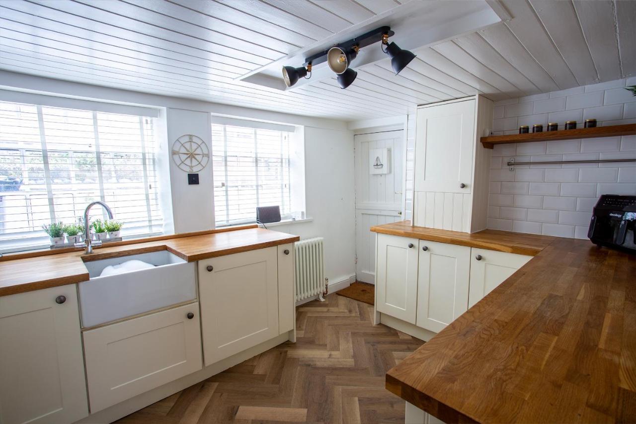 Whitby Boutique - Mast Cottage ภายนอก รูปภาพ